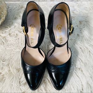 Vintage CHANEL Two Tone Leather and Patent PUMPS